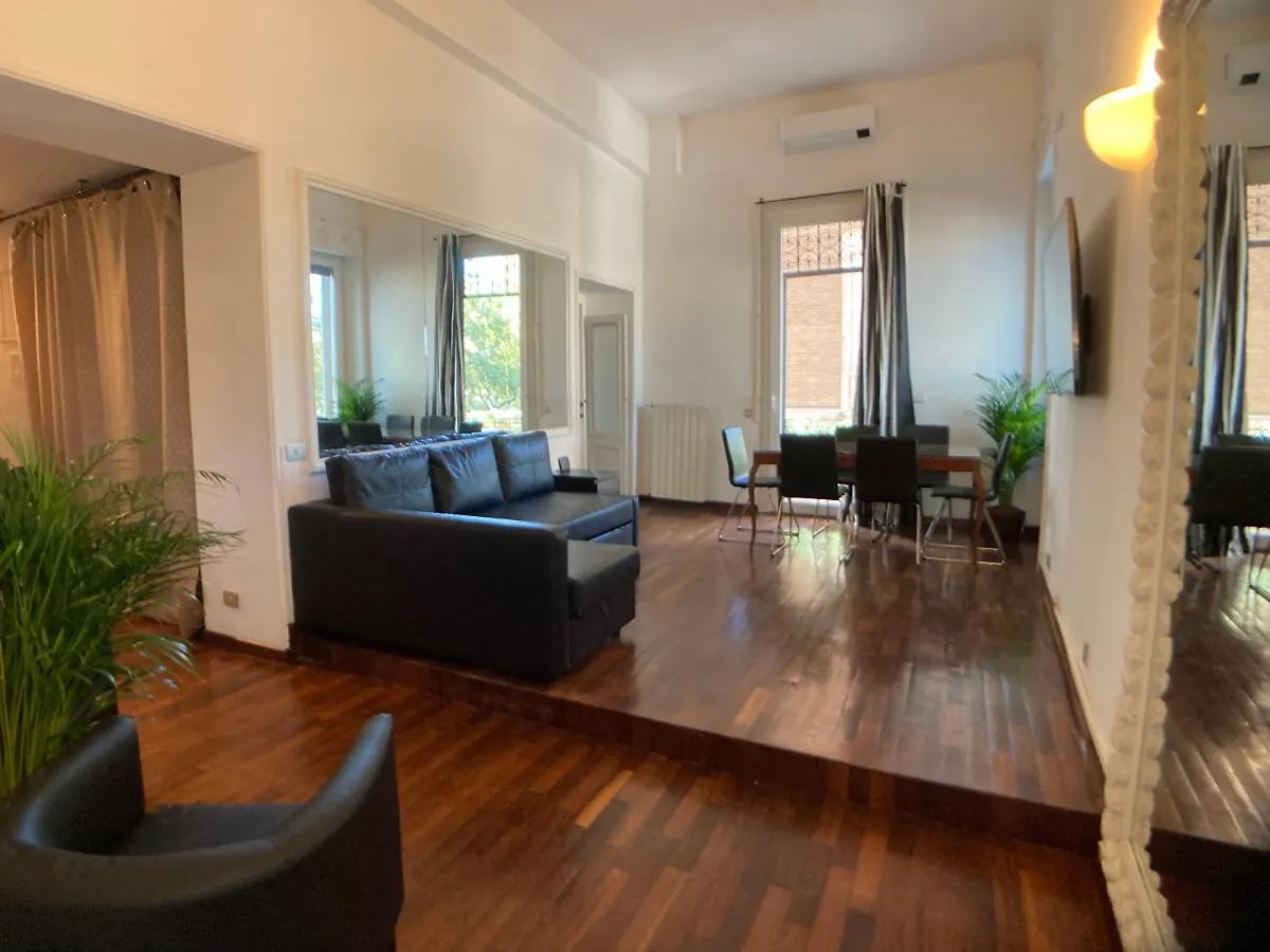 Maison Cloe Near The Spanish Steps Rome