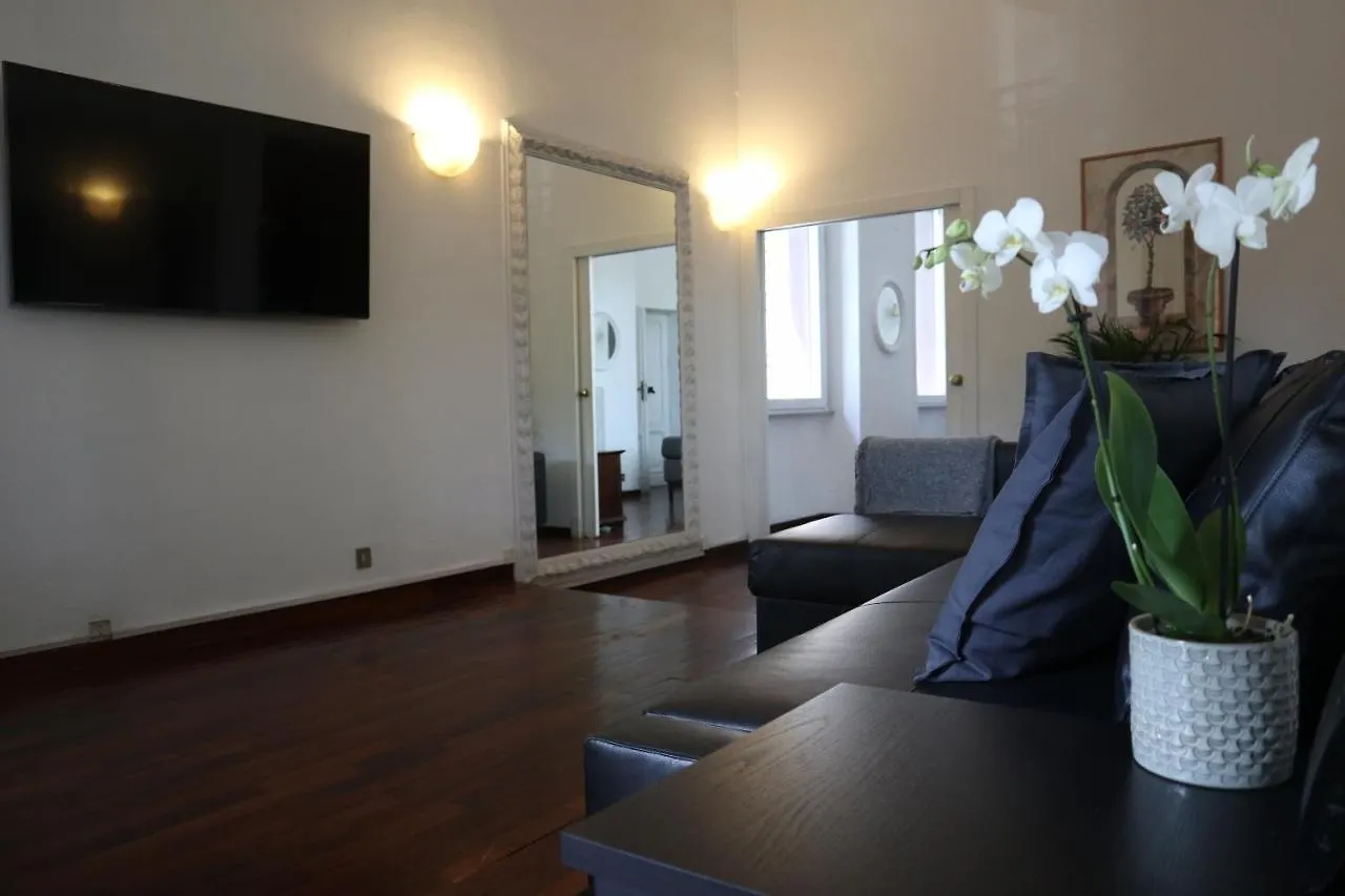 Maison Cloe Near The Spanish Steps Rome Apartment